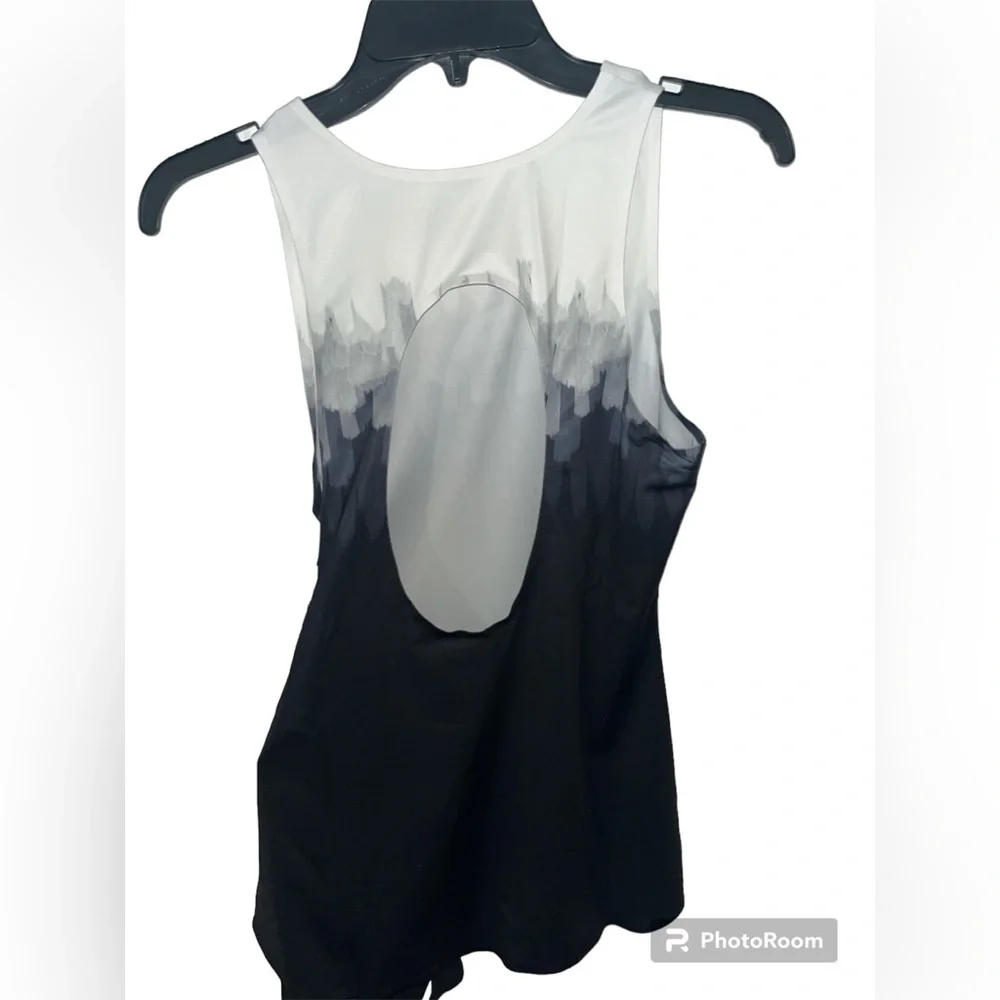 NWT Shape Harness Tank w/ Sports Bra - Black/White/Gray - Sz Medium